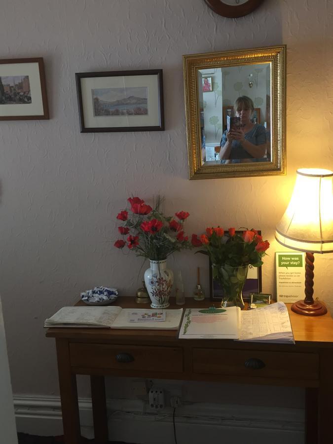 Ivy Bank Guest House Тенби Экстерьер фото