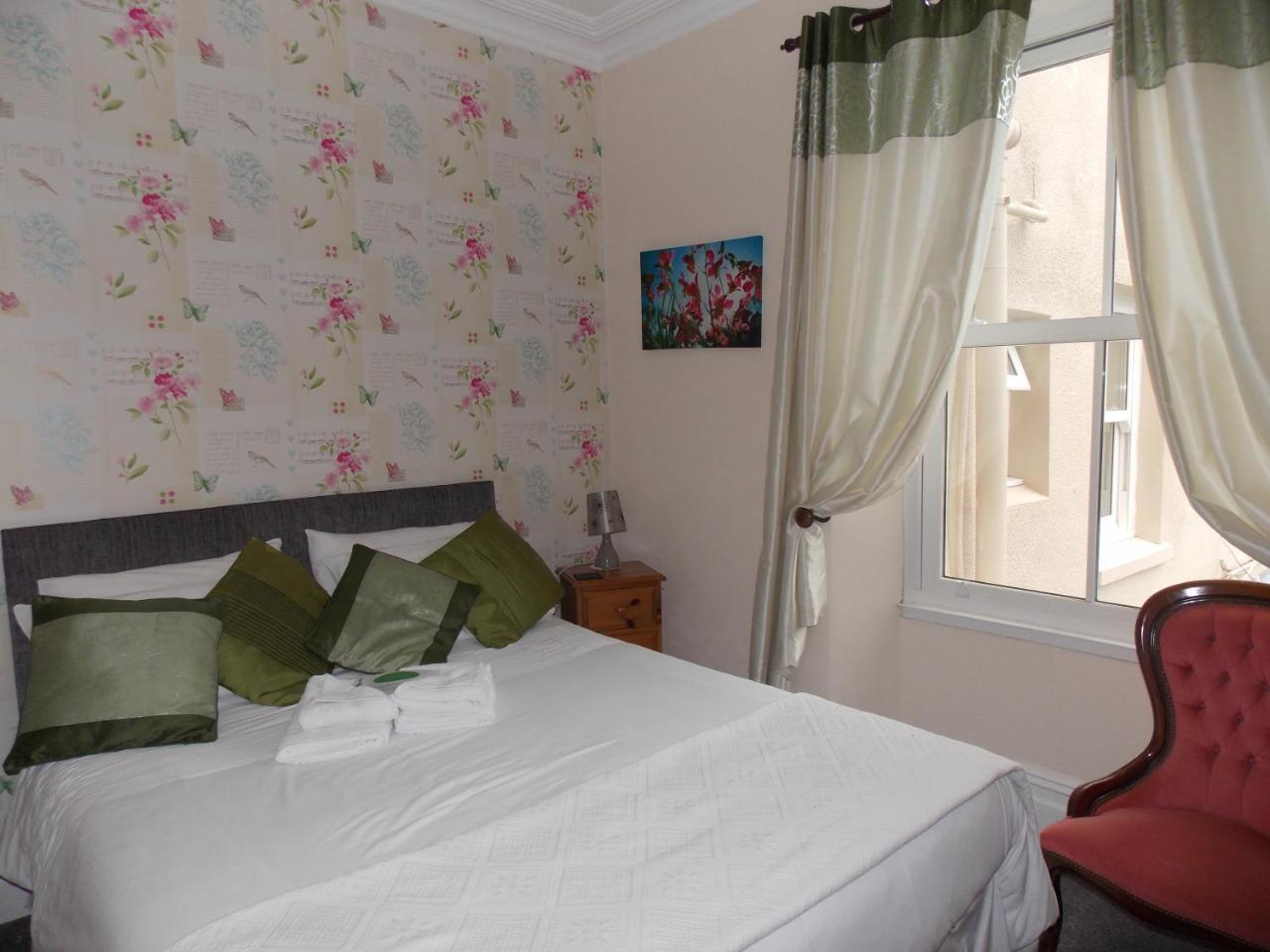 Ivy Bank Guest House Тенби Экстерьер фото