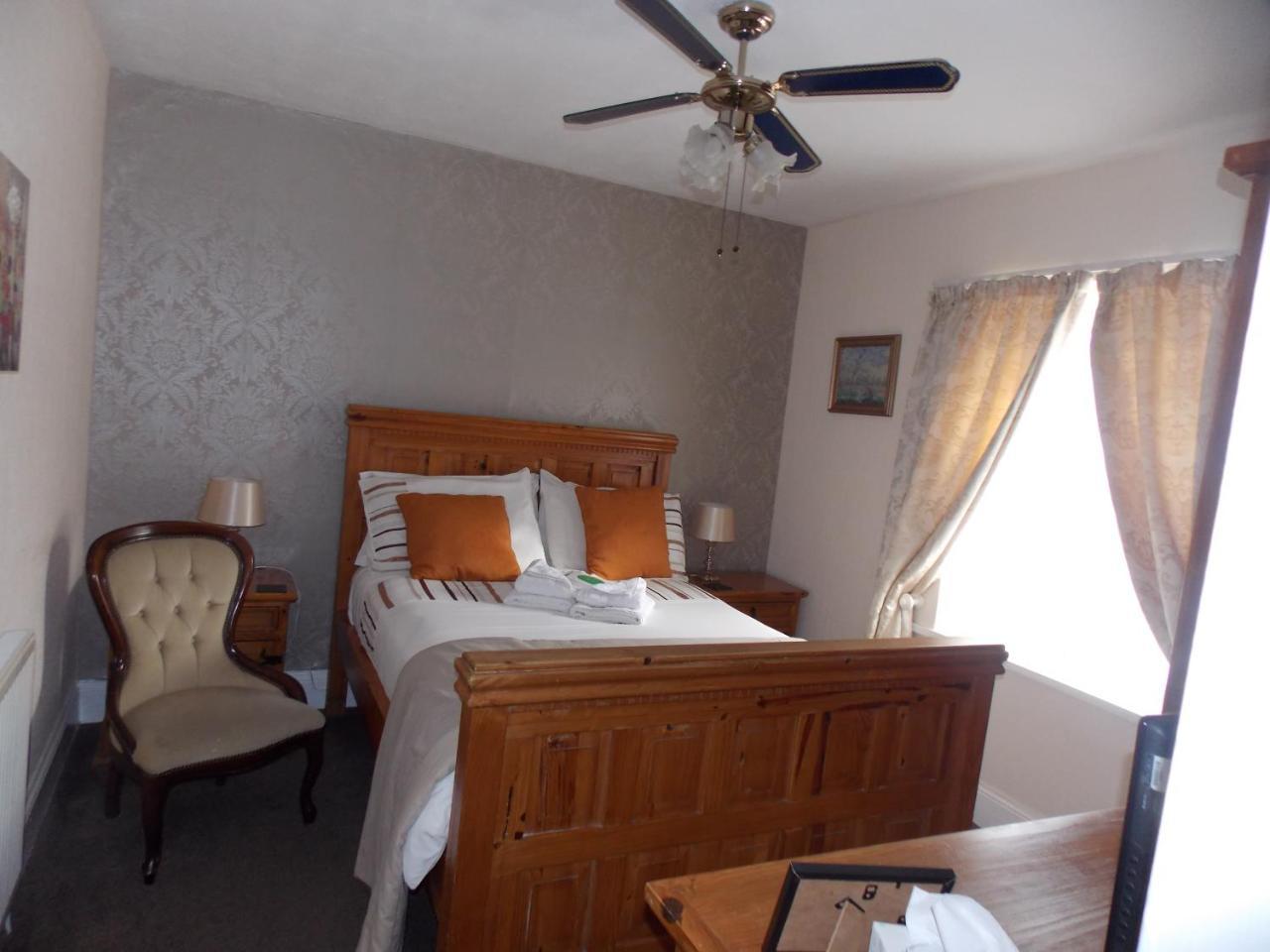 Ivy Bank Guest House Тенби Экстерьер фото