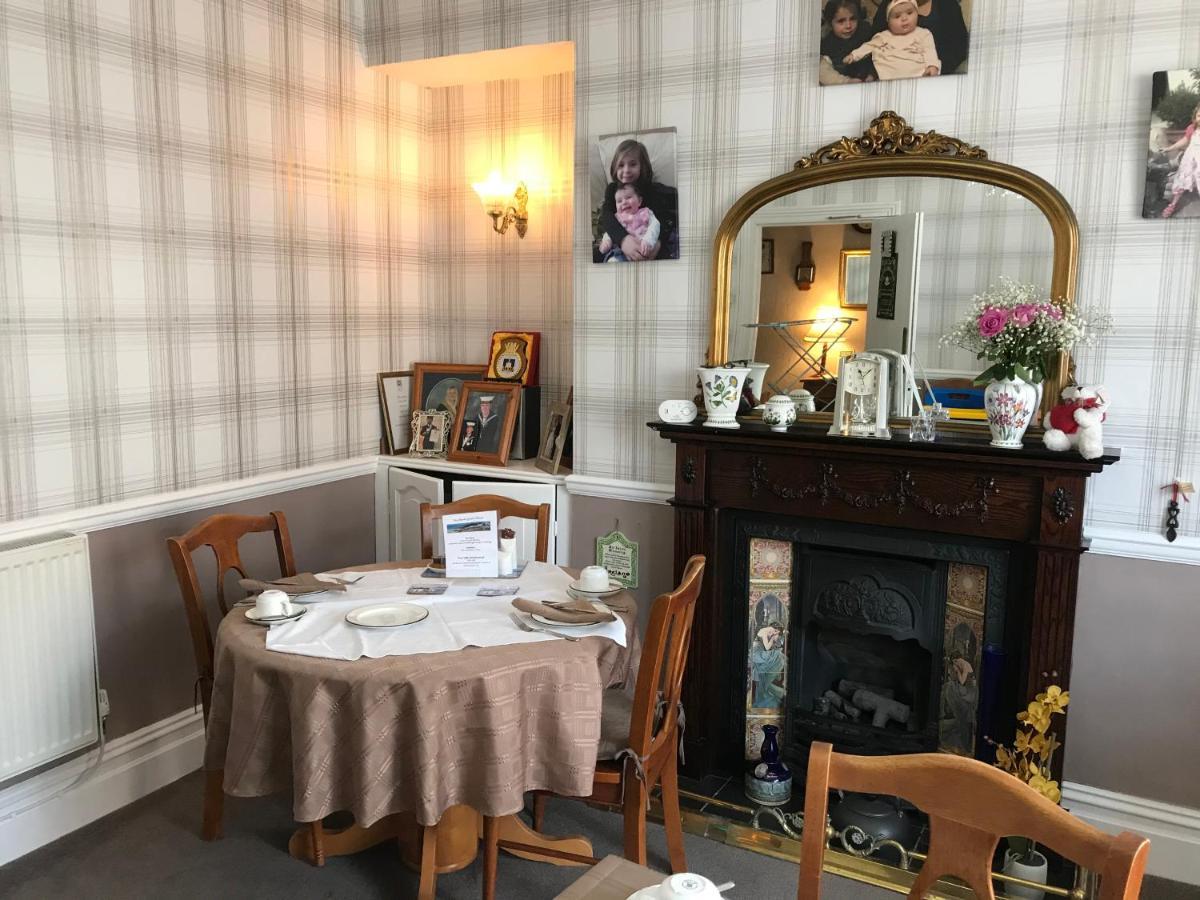 Ivy Bank Guest House Тенби Экстерьер фото